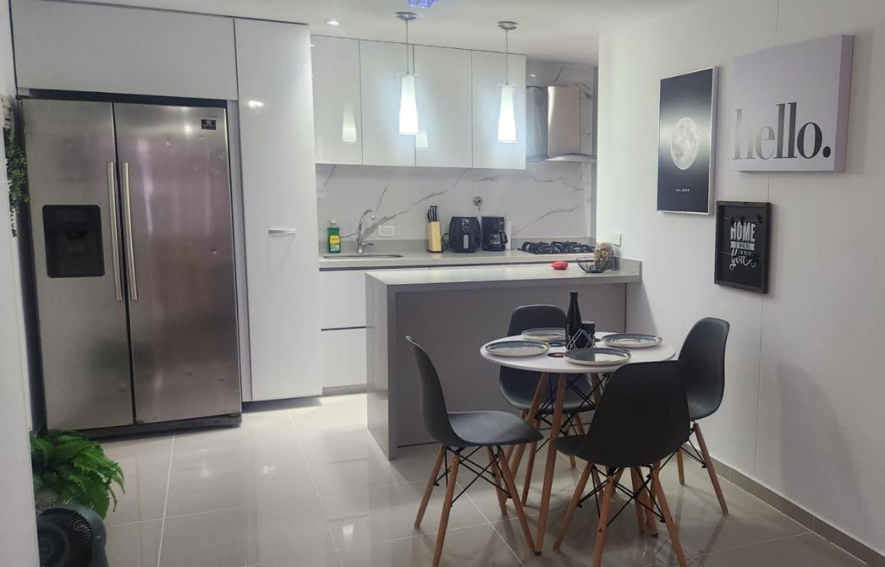 Hermoso Apartamento En El Poblado *